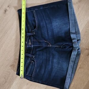 Levi's Dark Rinse Denim Stretch Shorts W30 EUC sz 30